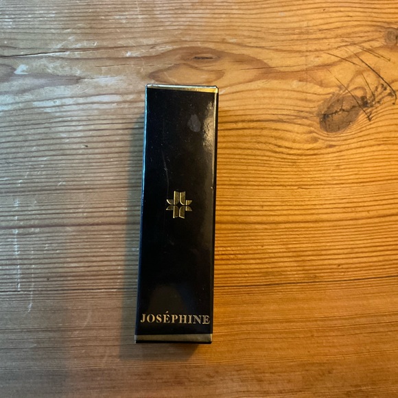 Free if bundled! NIB Josephine Liquid Lipstick, Cool Red (Meet Tiphaine) - Picture 3 of 7